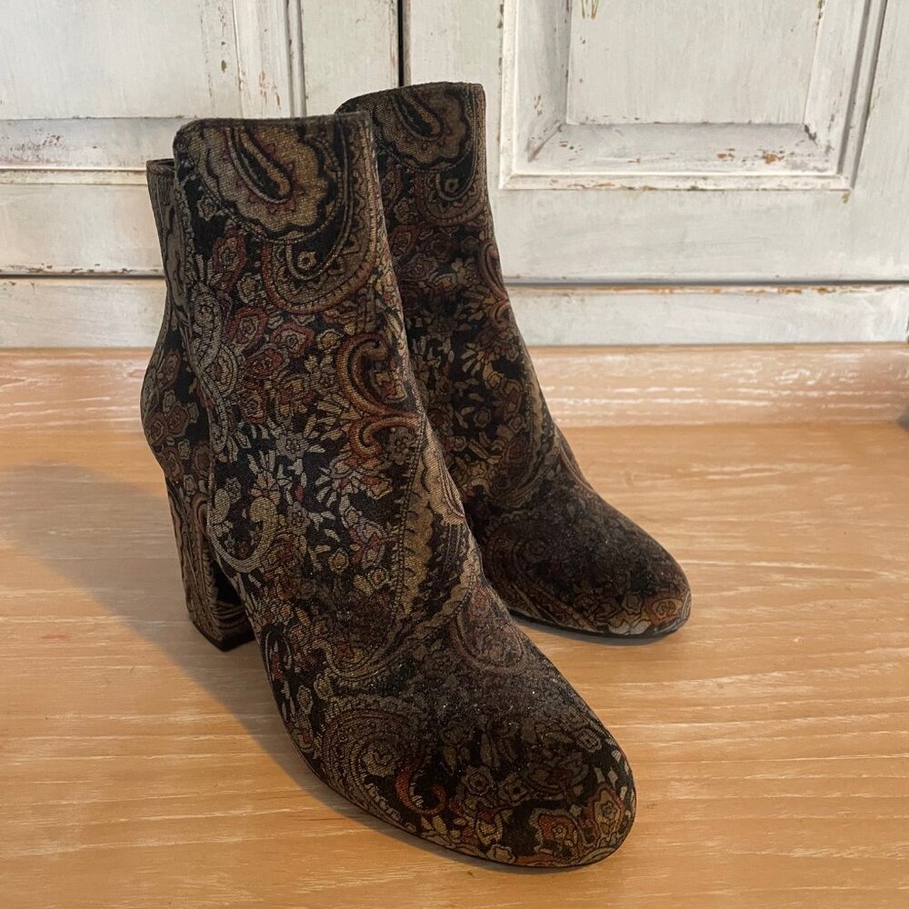 BP Nordstrom Kolo Paisley Velvet Boots Size 7 1/2 Side Zip 3 Inch Heel